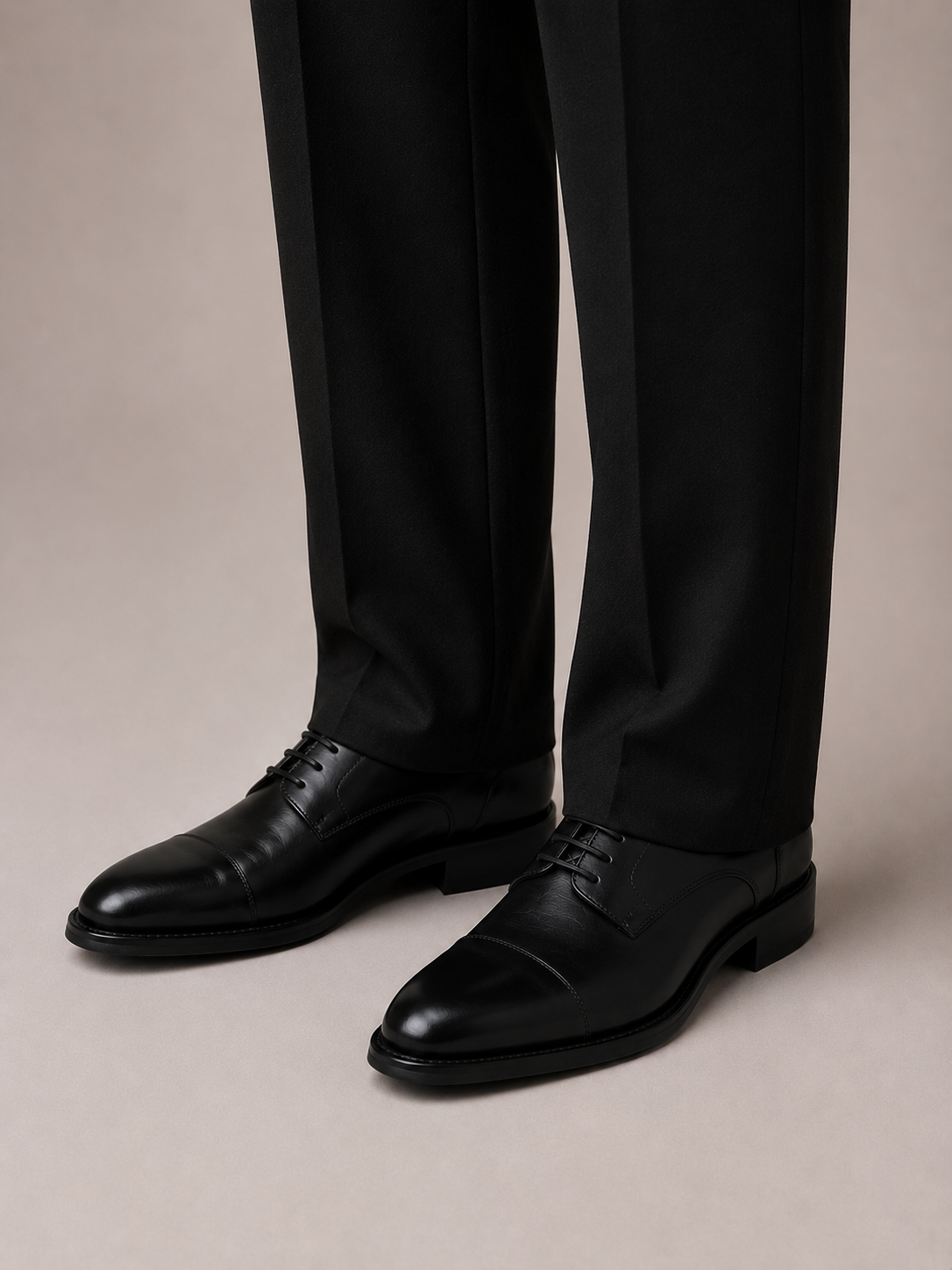 Elegante Anzug Schnürer Herrenschuhe in Schwarz